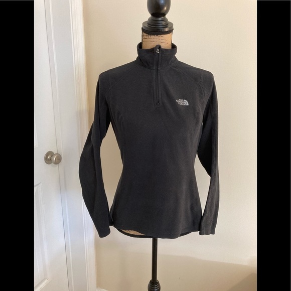 The North Face Jackets & Blazers - The North Face TNF Black Half Zip Fleece Pullover in Black sz Small